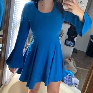 Flare sleeve, open back Altard state dress